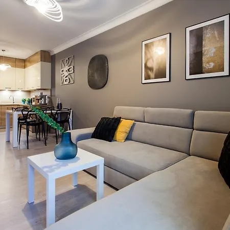 Apartament Solna - Eldorado Z Garazem アパート *